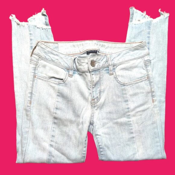 American Eagle Outfitters Denim - American Eagle Super Stretch Jegging Crop Jeans Women’s US 4 Light Wash Raw Hem